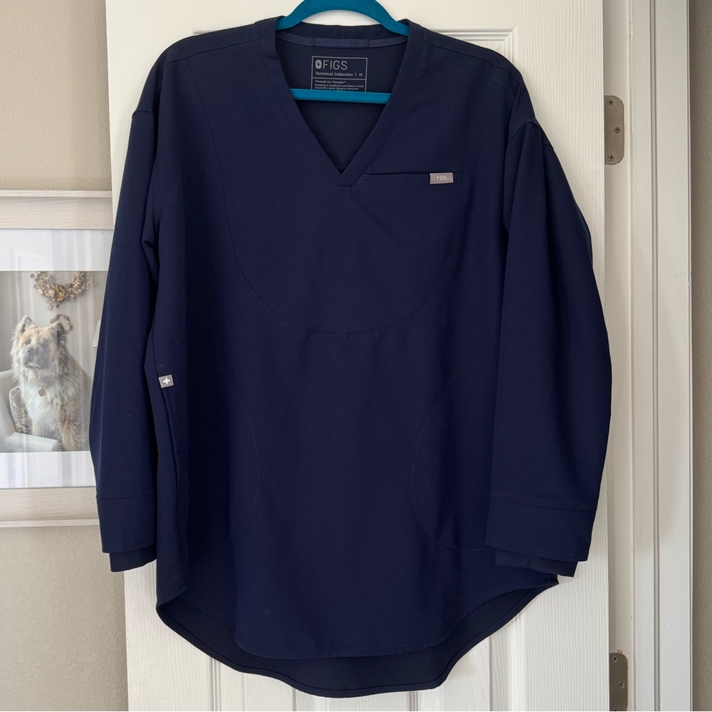 Figs Halle Long Sleeve Tunic Scrub Top